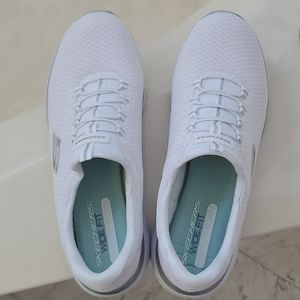 Skechers Summits sport sneakers